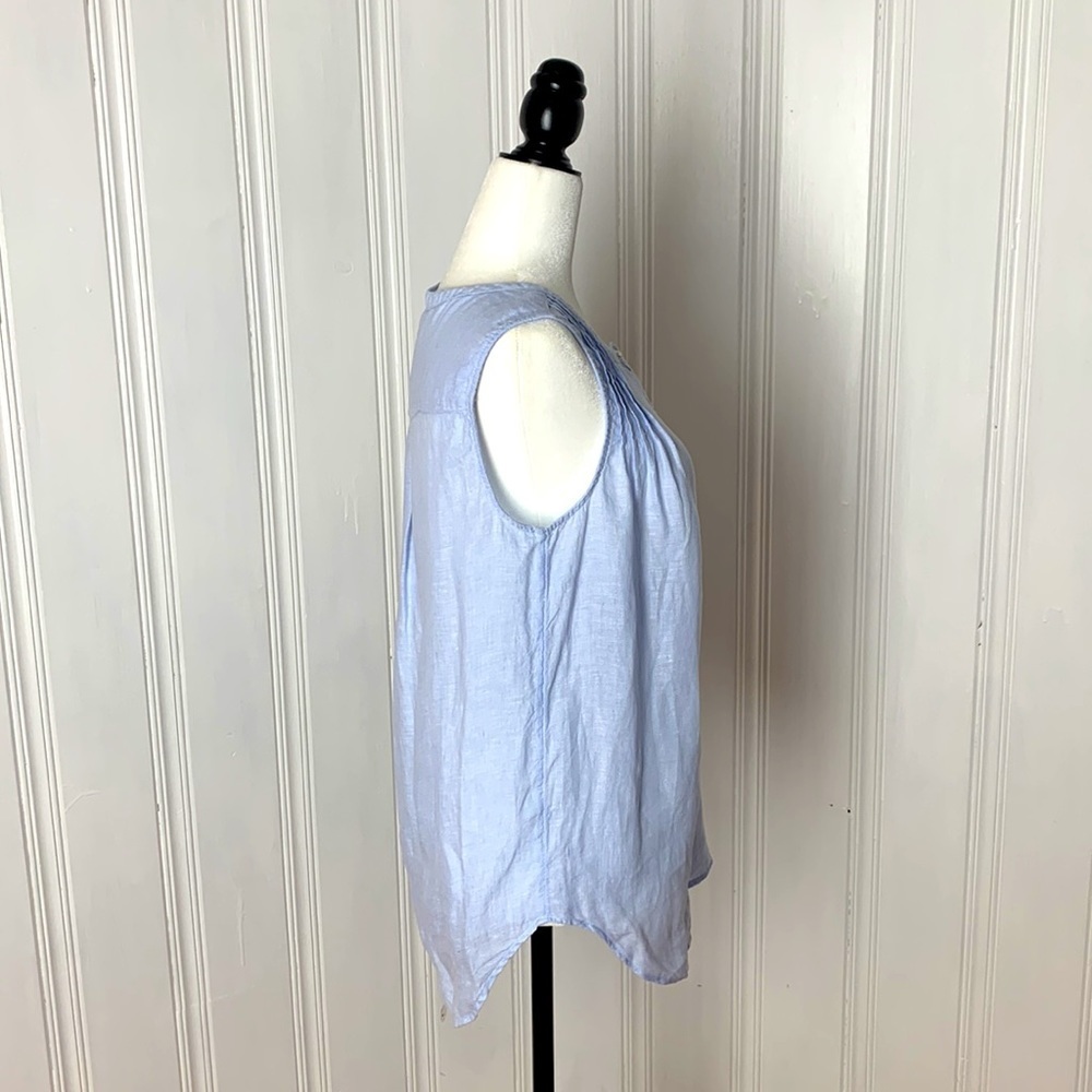 Like new HALSTON baby blue linen sleeveless shirt - Picture 2 of 7